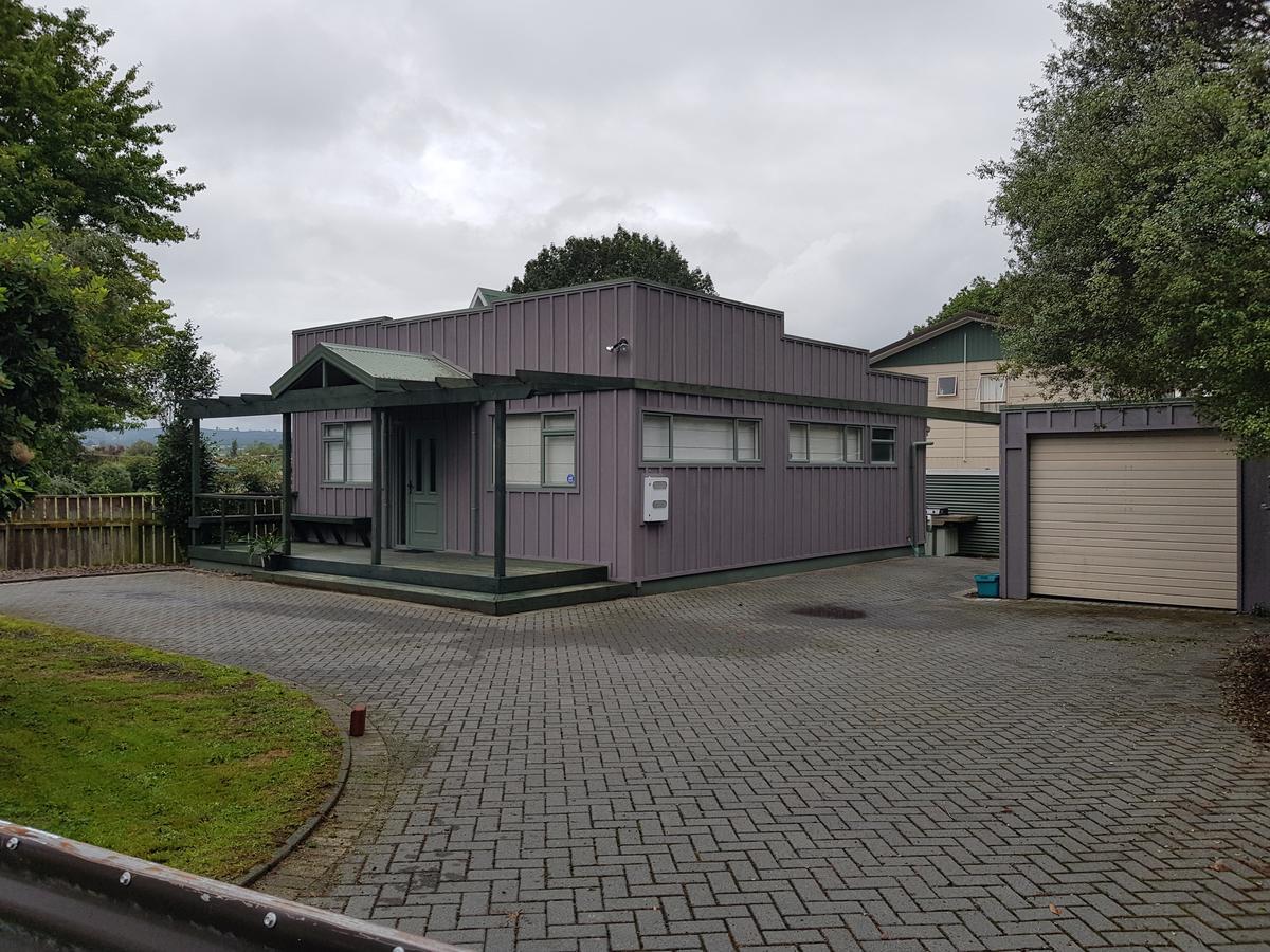 Central Taupo Townhouse Екстериор снимка