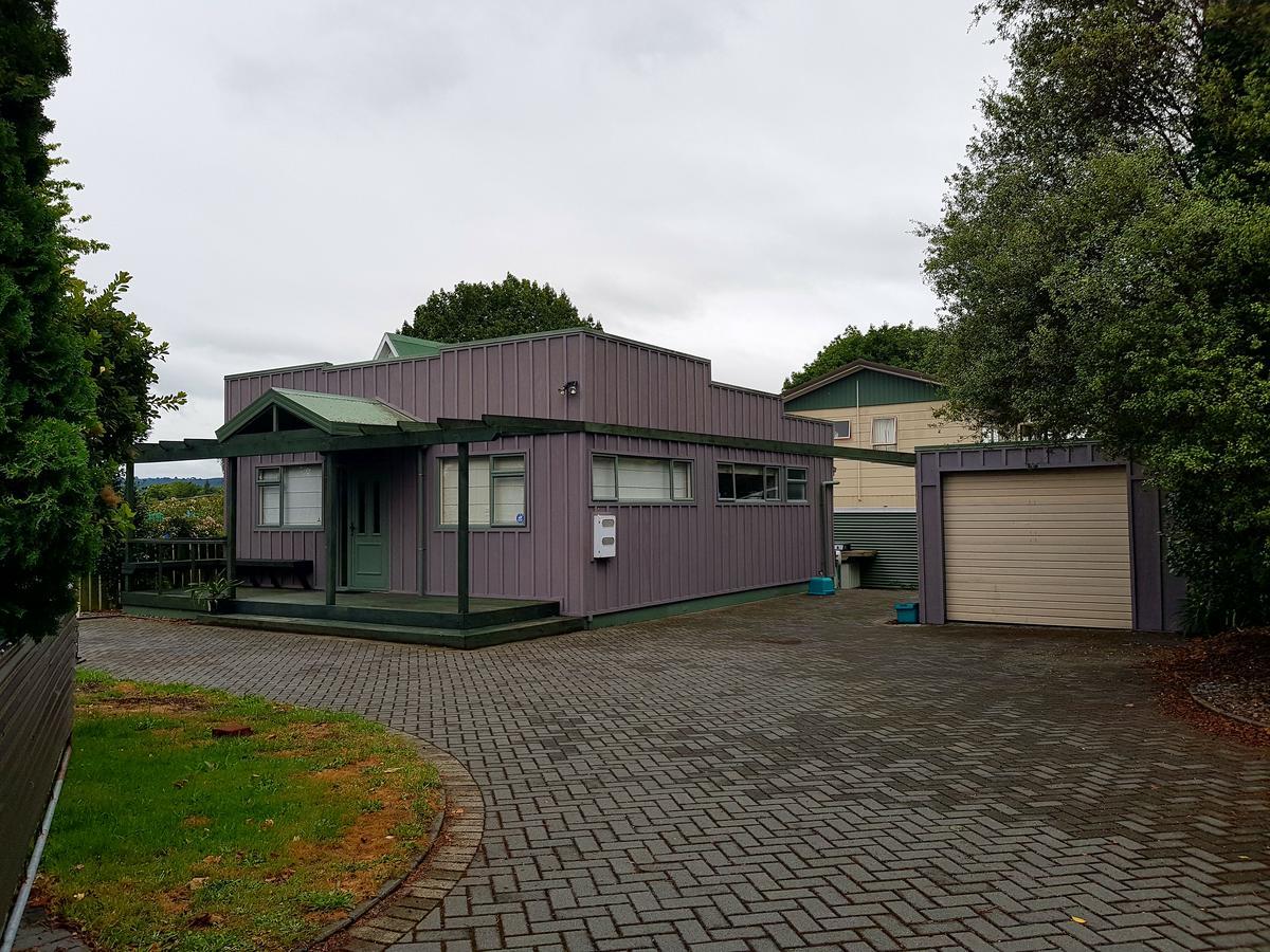Central Taupo Townhouse Екстериор снимка